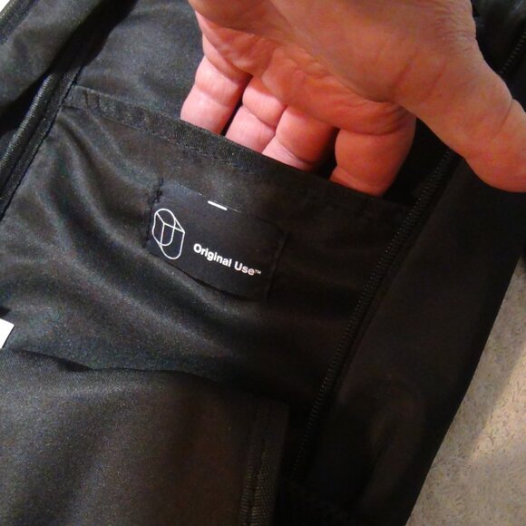 Original Use Sling-Pack Cross-body Bag Black - Picture 5 of 14